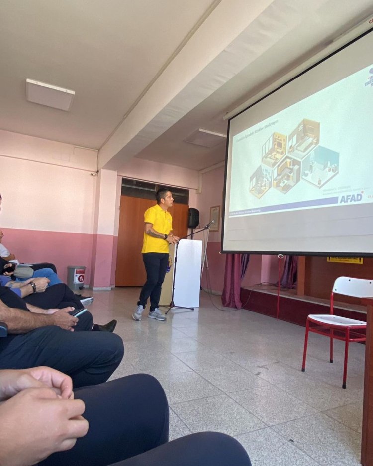 Mersin Ekibimizden Gençlere Afet Farkındalık Eğitimi
